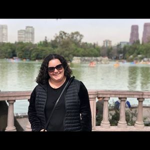 Meet your Posher, Alexis